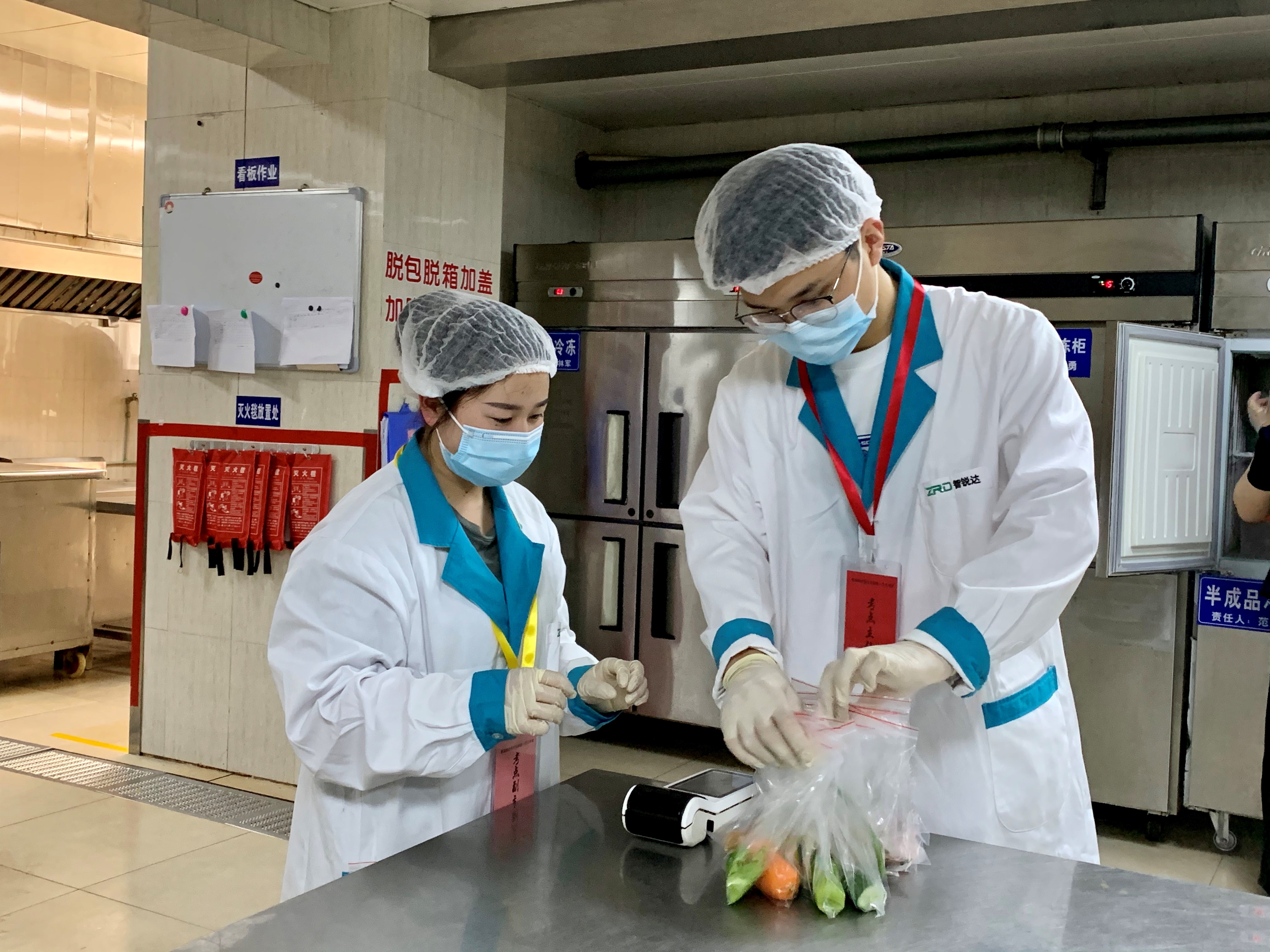 食品检测实验室一般配备哪些仪器设备-陕西西安【宏硕实验室设备官网】